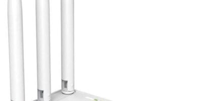 "Graphic of Netis WF2409E router highlighting 8 benefits for seamless internet experience."