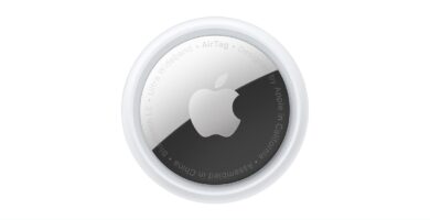 Apple AirTag (1st Generation). Keep Track of and find Your Keys, Wallet, Luggage, Backpack, and More. Simple one-tap Set up with iPhone or iPad, Bluetooth